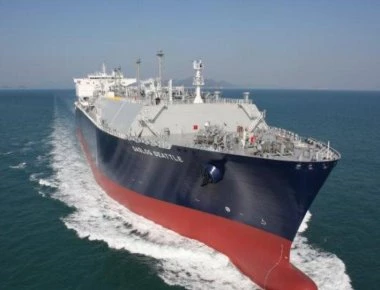 Handelsblatt : Οι Έλληνες εφοπλιστές επενδύουν δισεκατομμύρια στο υγροποιημένο φυσικό αέριο